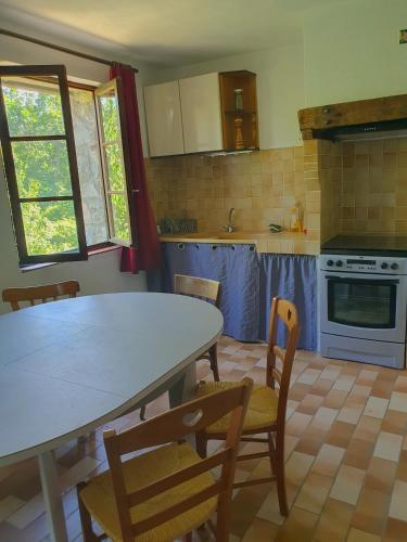 Viesnīcas āriene, Gîte Fonfroide, Drome Provençale (Gite Fonfroide, Drome Provencale) in La Motte-Chalancon