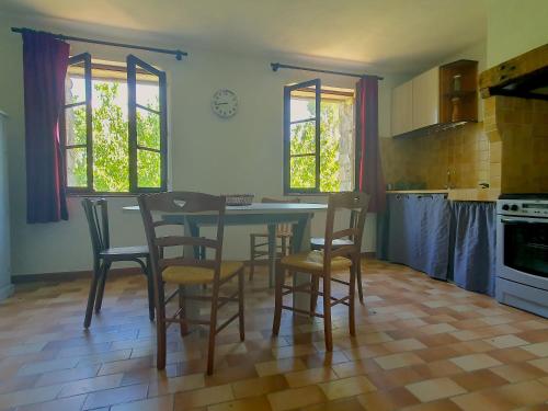 Viesnīcas āriene, Gîte Fonfroide, Drome Provençale (Gite Fonfroide, Drome Provencale) in La Motte-Chalancon