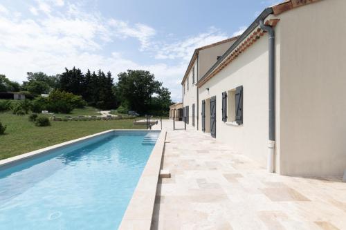 Viesnīcas āriene, Beau gite avec couloir de nage in Le Garn