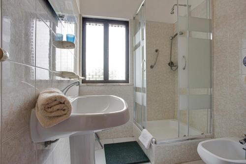 Bathroom, Villa Bartoni in Picao