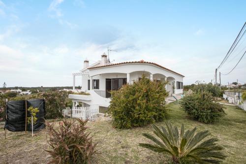 Exterior view, Villa Bartoni in Picao