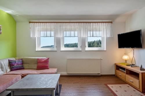 2 bedrooms, 4 beds
