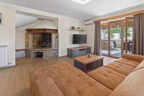 Holiday Home Pahari by Rent Istria in Ročko Polje