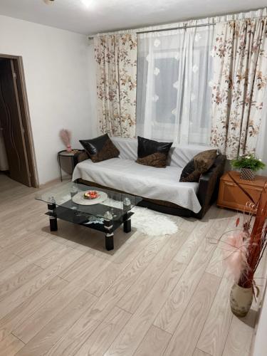 Apartament de inchiriat in 卡蘭塞貝什