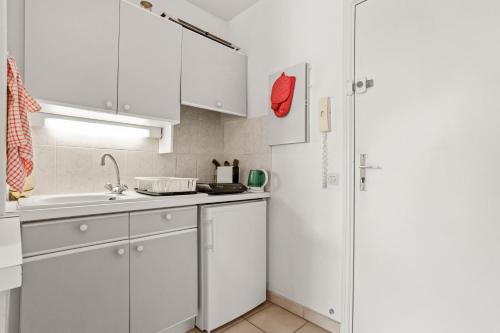 Kitchen, Appartement a deux pas de la mer in Saint Aygulf