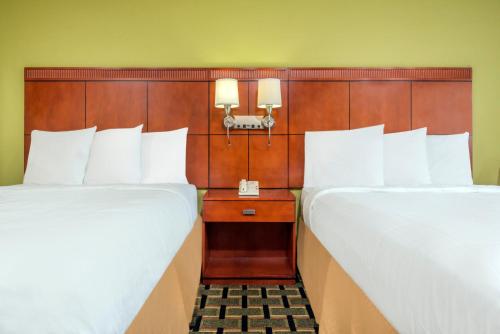 Days Inn by Wyndham Knoxville East - image 11
