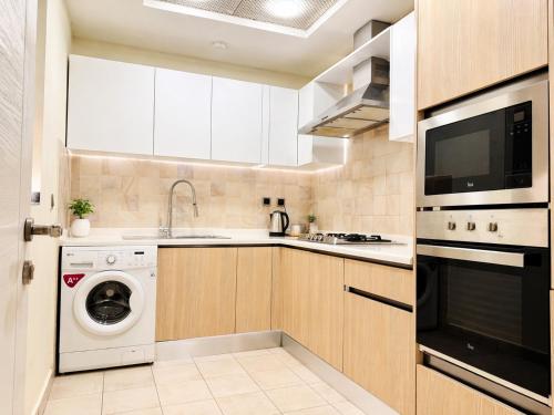 Centaurus Luxe 1BR Apartment with Pool and Gym - image 6