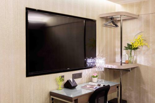 Deluxe Triple Room image 5