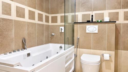 1 Bedroom Apartment at Centaurus Mall with pool and jacuzzi - image 2