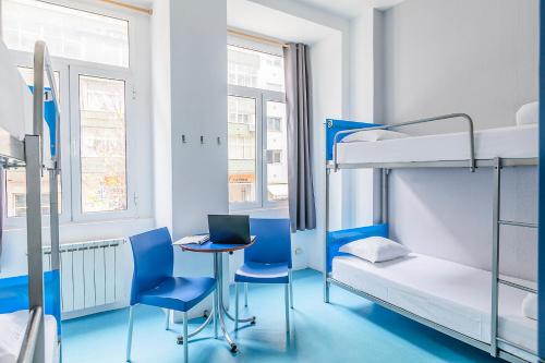 room detail thumbnail 1