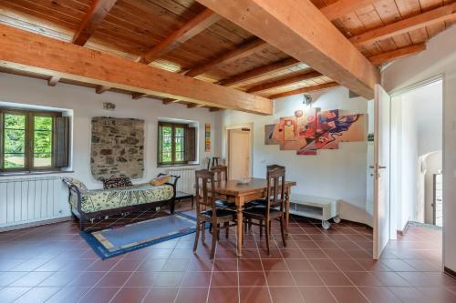 2 bedrooms, 3 beds