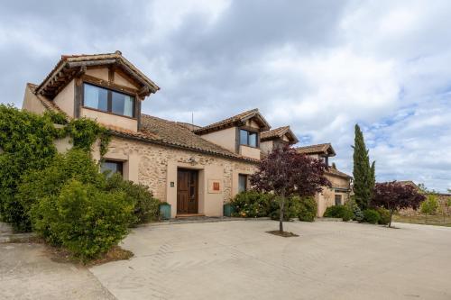 Viesnīcas āriene, La Casona y Casitas de Tabladillo in Paradinas