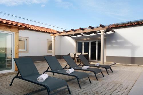 Hotelli välisilme, Villa Rosa com Piscina e Jacuzzi in Salir de Matos