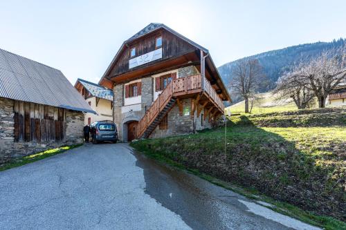 Exterior view, Chalet Savoiage - 13 personnes in Saint Colomban Des Villards