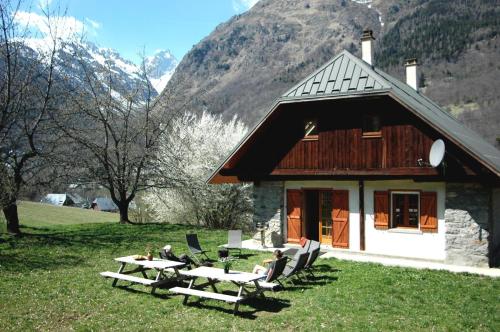 Exterior view, Chalet Savoiage - 13 personnes in Saint Colomban Des Villards