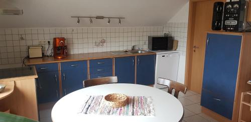 Kitchen, Ferienwohnung Karin in Eltmann