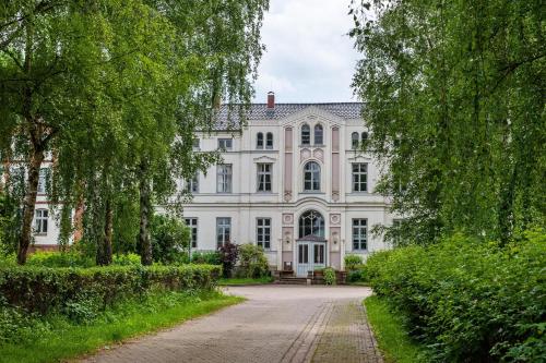 Herrenhaus Marienhof - Hellsee