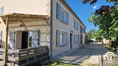 La maison de prat coutel in 拉巴斯蒂德德萊維