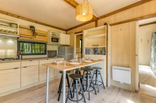 A szálláshely kívülről, Camping L'imprévu (Camping L'imprevu) in Vaulnaveys-le-Bas