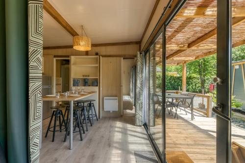 A szálláshely kívülről, Camping L'imprévu (Camping L'imprevu) in Vaulnaveys-le-Bas