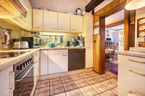 廚房, Romatisches Ferienhaus in 艾姆克