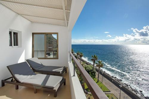 The Yellow House gîte à louer Carreira