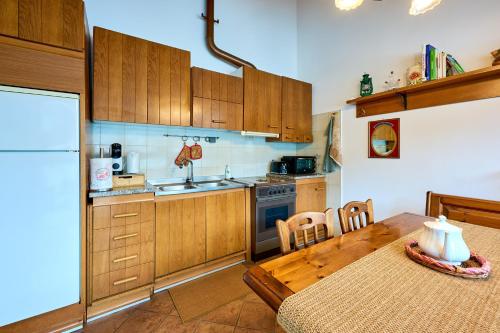virtuve, Casa Bruna - 100m dal Lago Maggiore in Monvalle