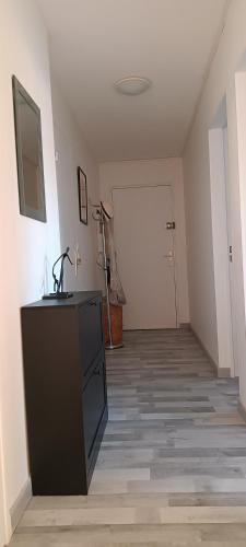 Cosy Appartement climatisé avec terrasse à 10 mn plages et gare