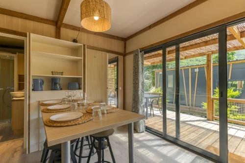A szálláshely kívülről, Camping L'imprévu (Camping L'imprevu) in Vaulnaveys-le-Bas