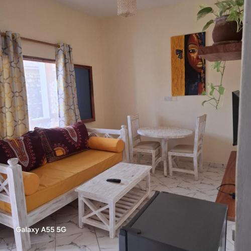 Orange apartments 3 in วาตามู