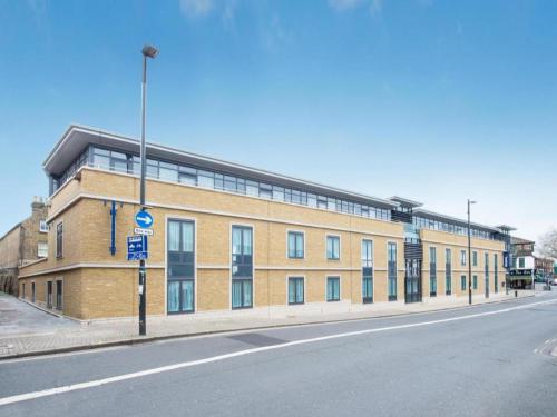Travelodge London Richmond Central – London
