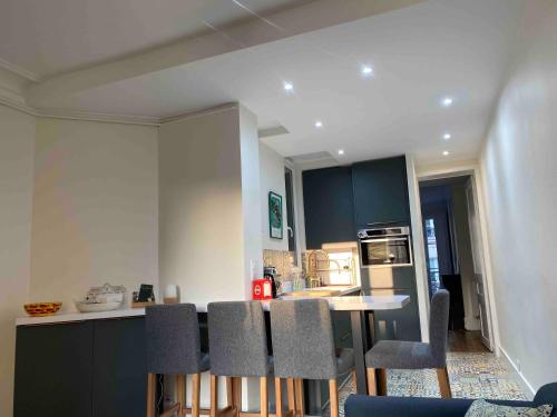 Superbe appartement quartier latin - image 4
