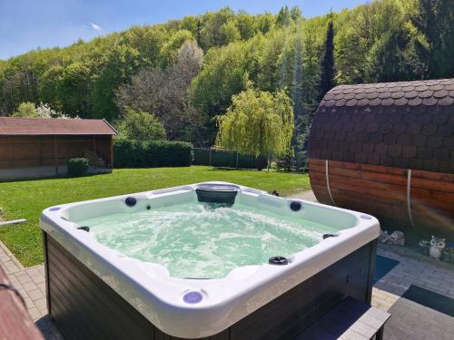 Relax Wellness Apartman in ปาราดซาสวาร์