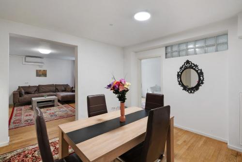 Aldars Urban Grand Suite No.15 in München, Deutschland