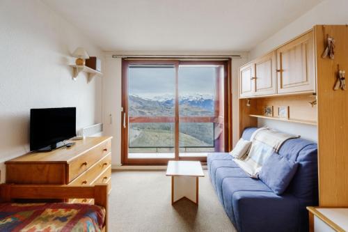 Studio with Mountain View