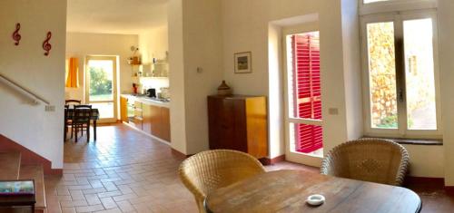 3 bedrooms, 5 beds