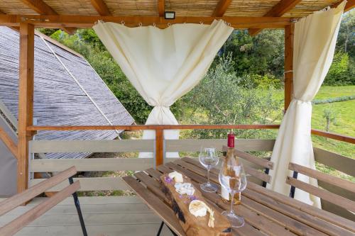 Зовнішній вигляд готелю, Glamping Le Ginestre in Монтеверді Маріттімо