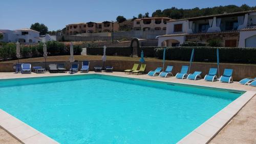 Villetta Mirto piscina condivisa