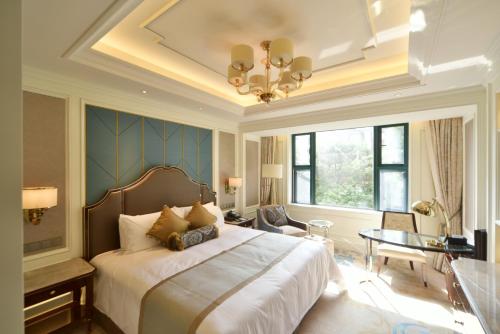 Xijiao State Guest Hotel near Shanghai's Hongqiao Pearl Market