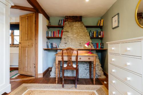 Beautiful Two Bedroom Cottage in Oxfordshire in Warborough