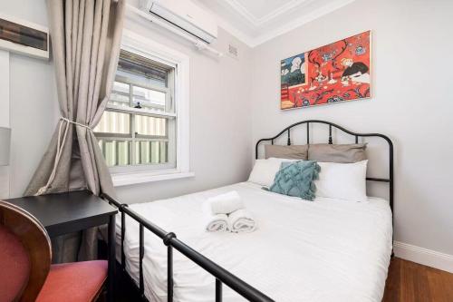 Warm house for family retreat in Banksia