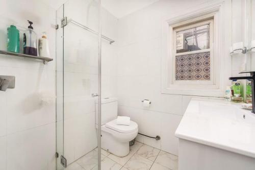 Warm house for family retreat in Banksia