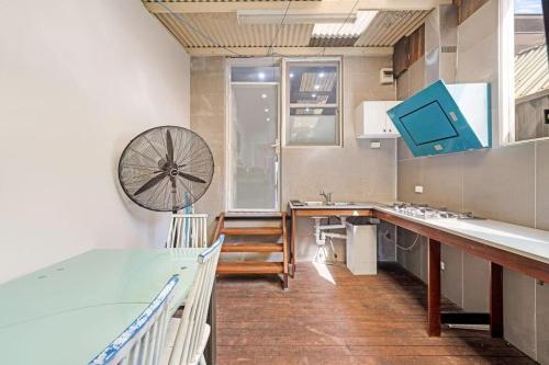 Warm house for family retreat in Banksia