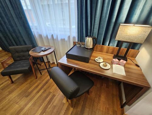 Atelier Hotel near Frantsiskaani kirik (Franciskanska Cerkev)