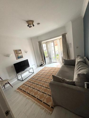 Queen Anne Court-FREE PARKING By Prescott Apartments – khách sạn tại Abingdon Caldecott