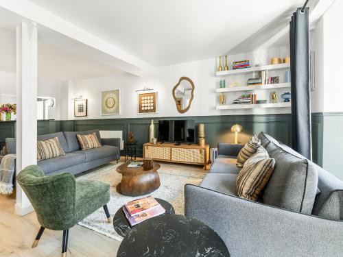 NEW! Luxury 4 Bedrooms Le Marais I by Livinparis - image 6