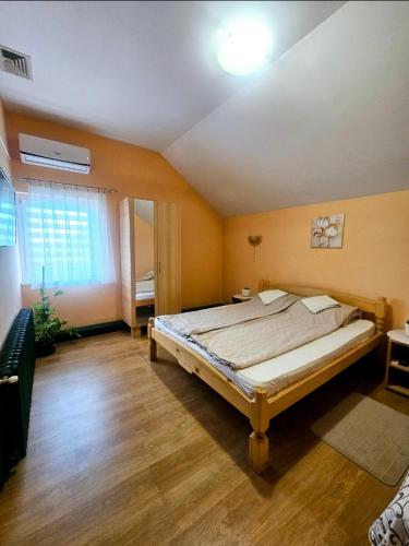 Guljas Carda Old in Šupljak