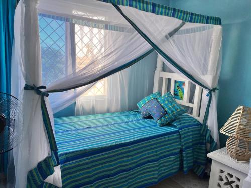 Cama, Khangadelic Kilifi in Kilifi
