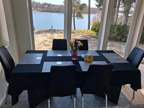 Exklusivt hus på strandtomt (Exklusivt hus pa strandtomt) in Opp-Norrby