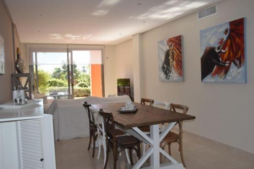 Spacious 3BR Apartment in New Golden Mile, Ideal for Families & Long Stays